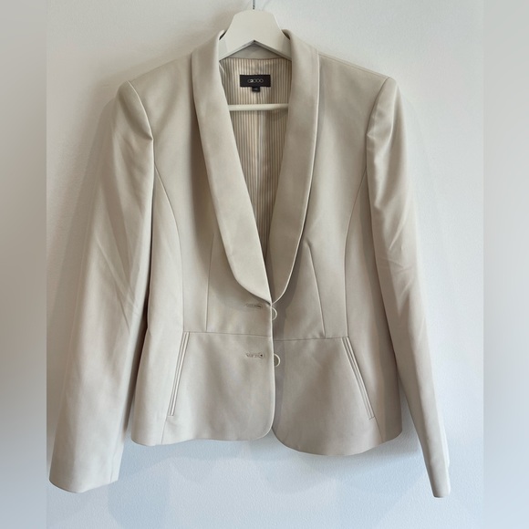 Full Women’s Suit- bone colour bootcut pant fitted blazer g2000 - Picture 1 of 8
